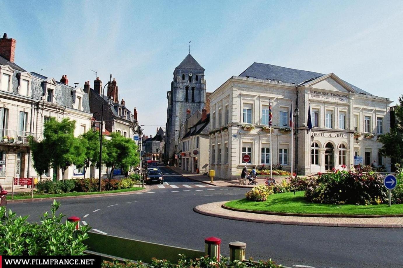 Maisonnette De Ville Au Calme Cosne-Cours-Sur-Loire Extérieur photo
